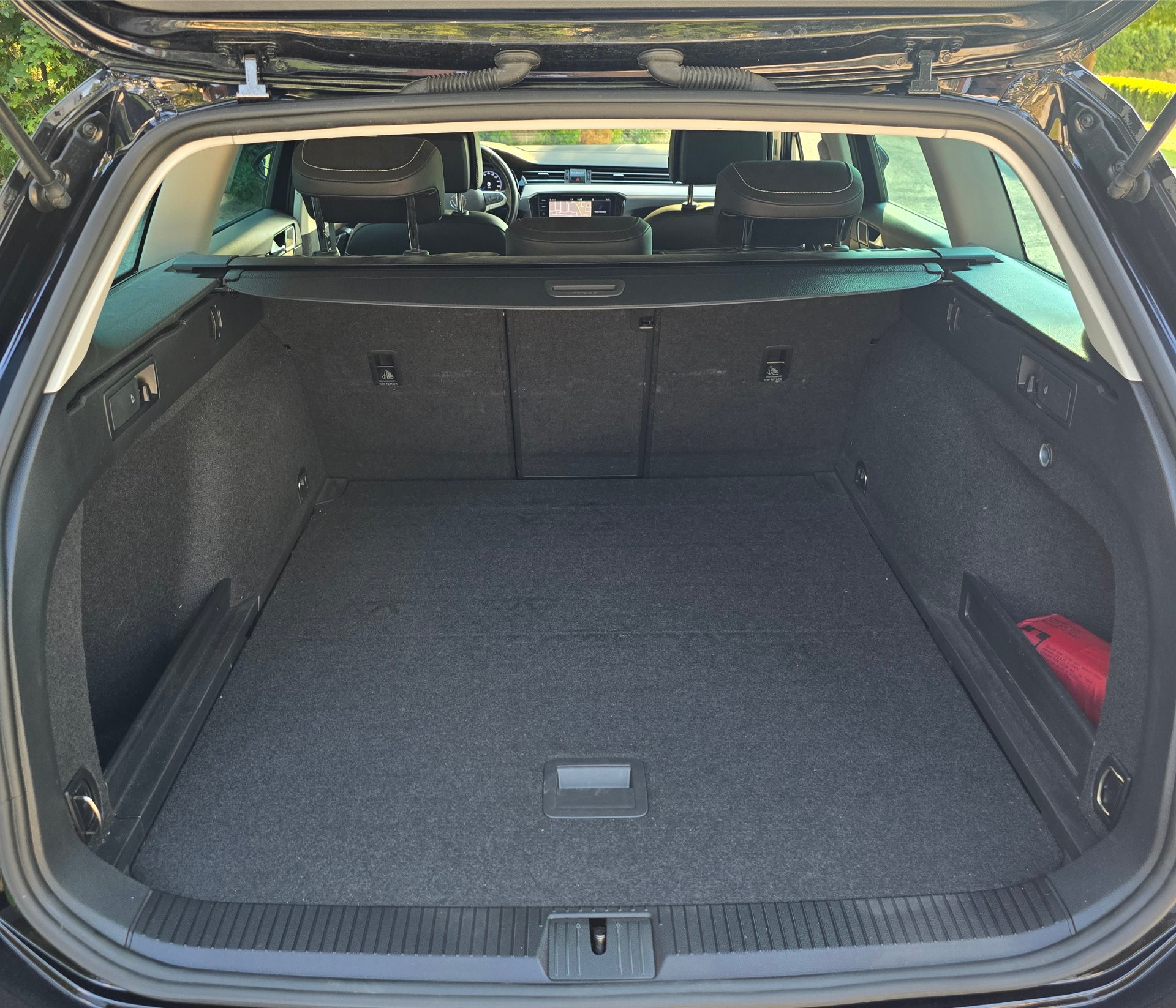 VW PASSAT CIERNY (9)