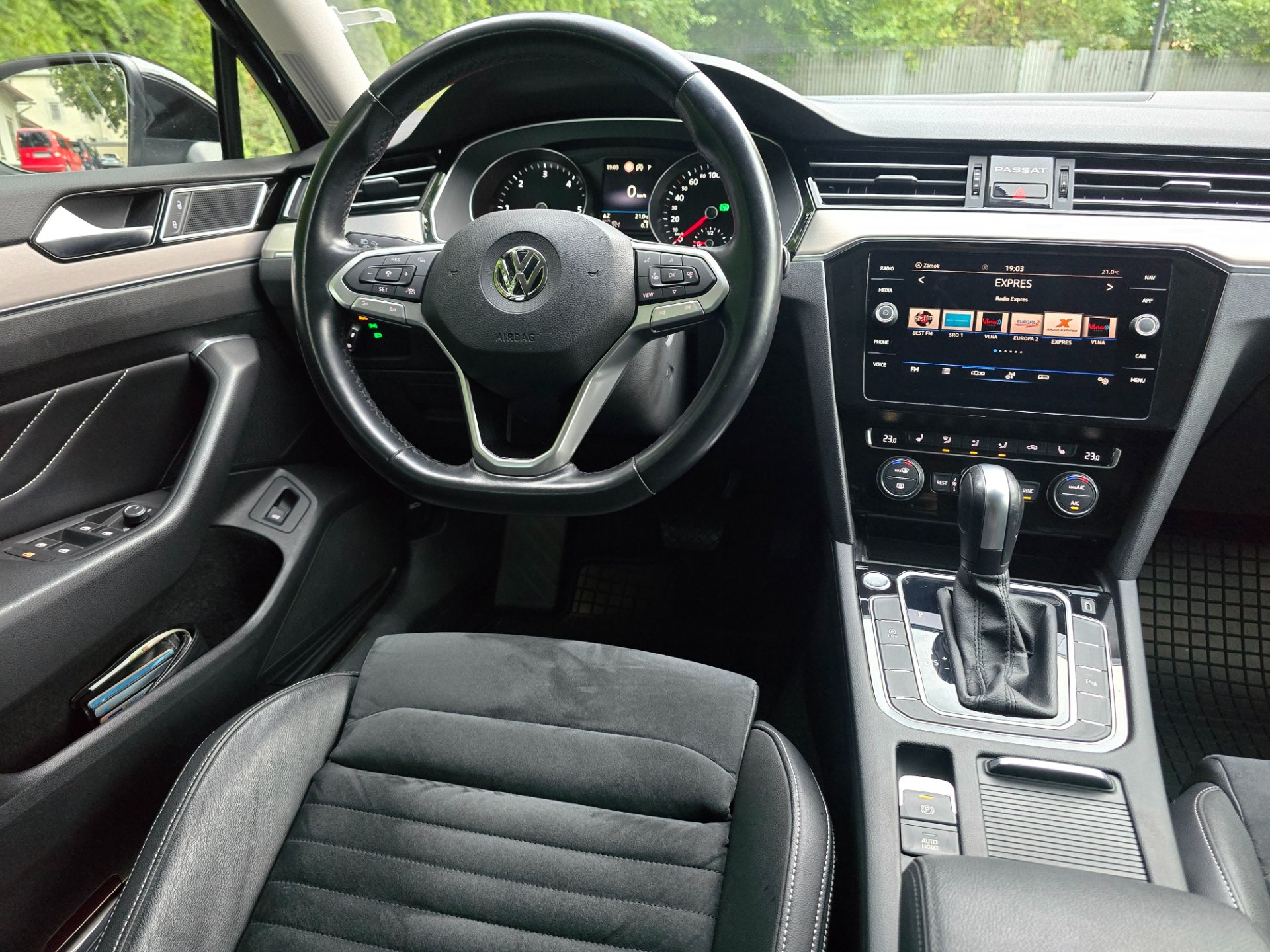 passat-cierny-X (11)